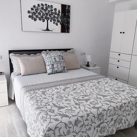 Mare De Deu, Vivienda Vacacional Para Familias Y Mayores De 25 Anos En El Grao De Gandia-Playa Playa de Gandia ภายนอก รูปภาพ