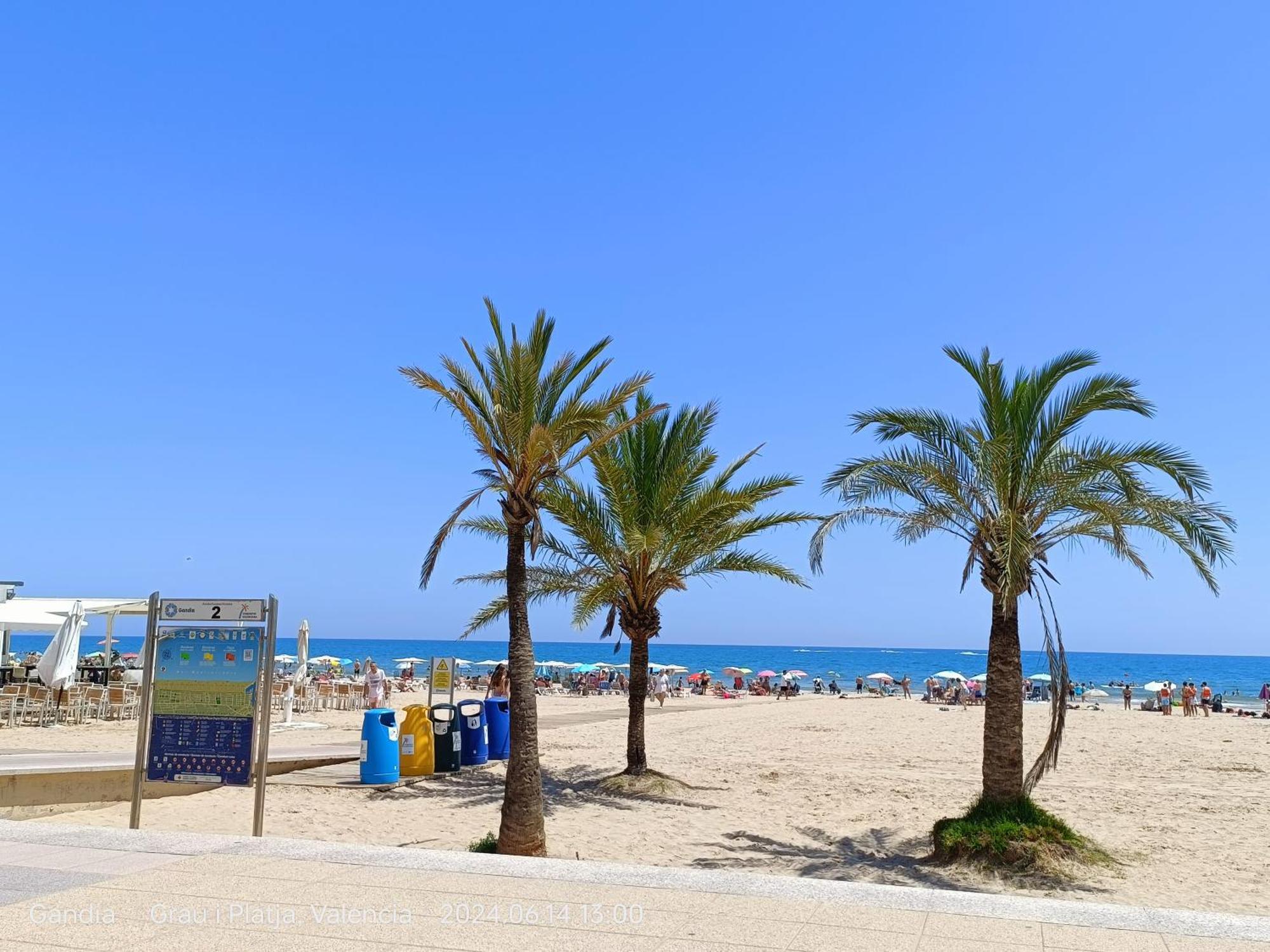 Mare De Deu, Vivienda Vacacional Para Familias Y Mayores De 25 Anos En El Grao De Gandia-Playa Playa de Gandia ภายนอก รูปภาพ