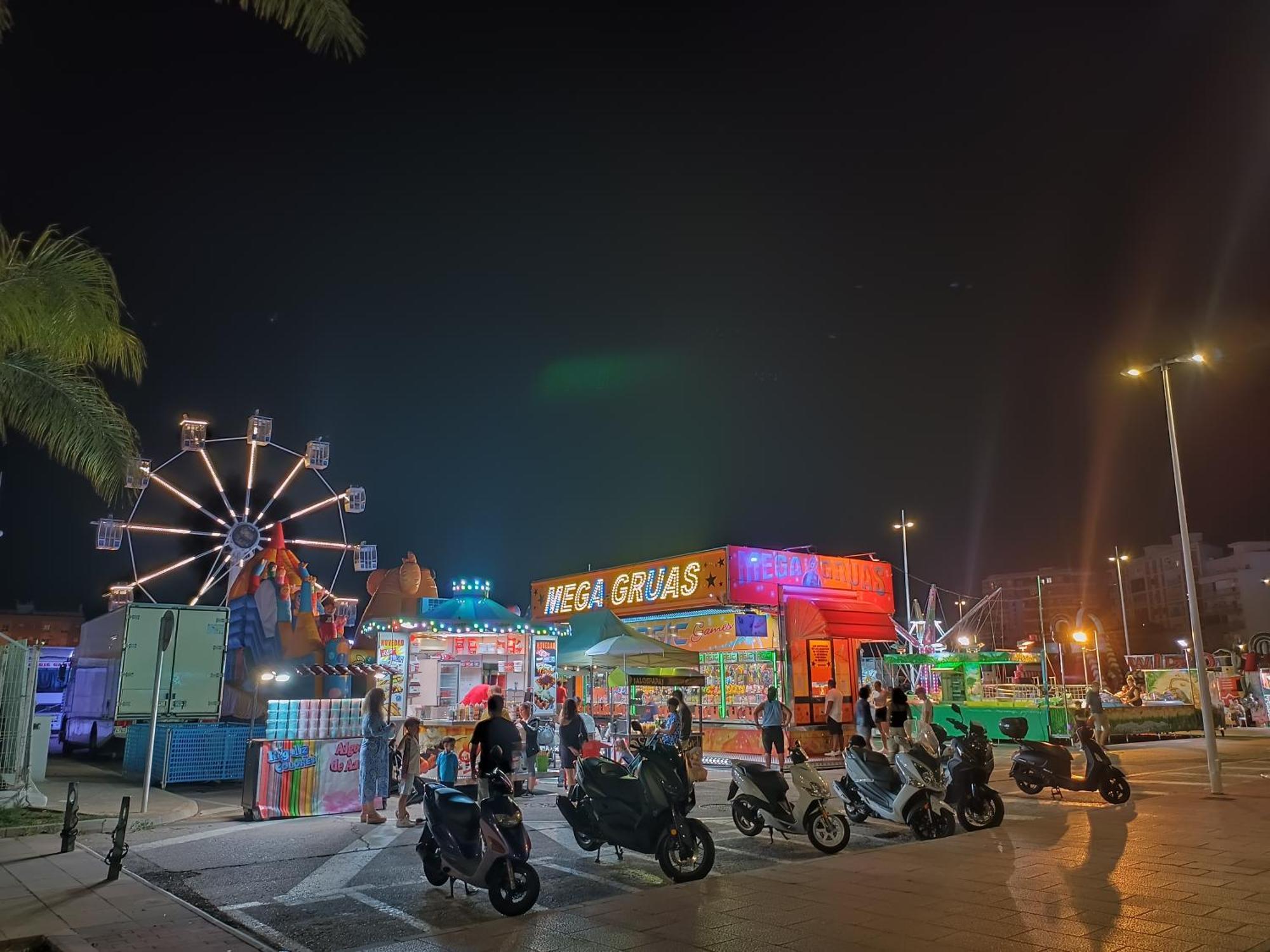 Mare De Deu, Vivienda Vacacional Para Familias Y Mayores De 25 Anos En El Grao De Gandia-Playa Playa de Gandia ภายนอก รูปภาพ